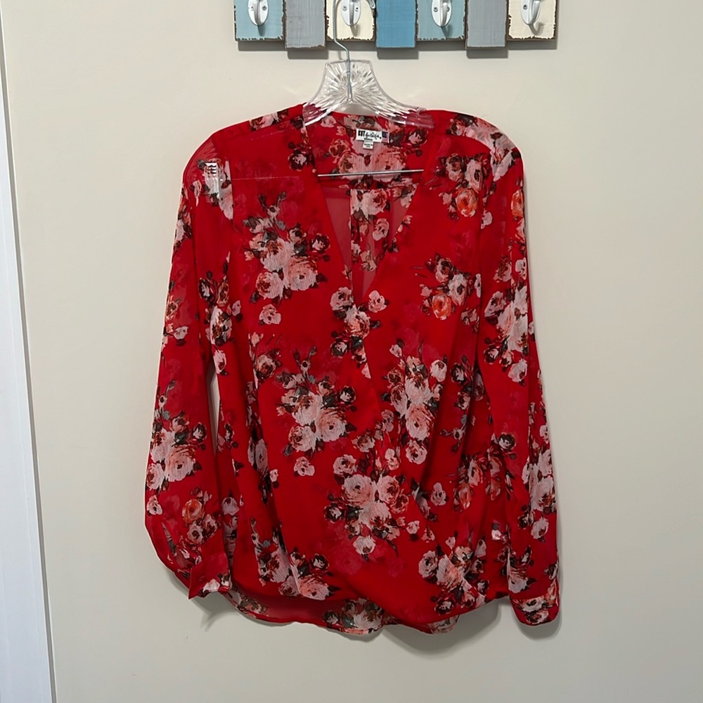 Kut from the Kloth Women’s Jenalee Surplice Red Flowered Chiffon Blouse / Size M